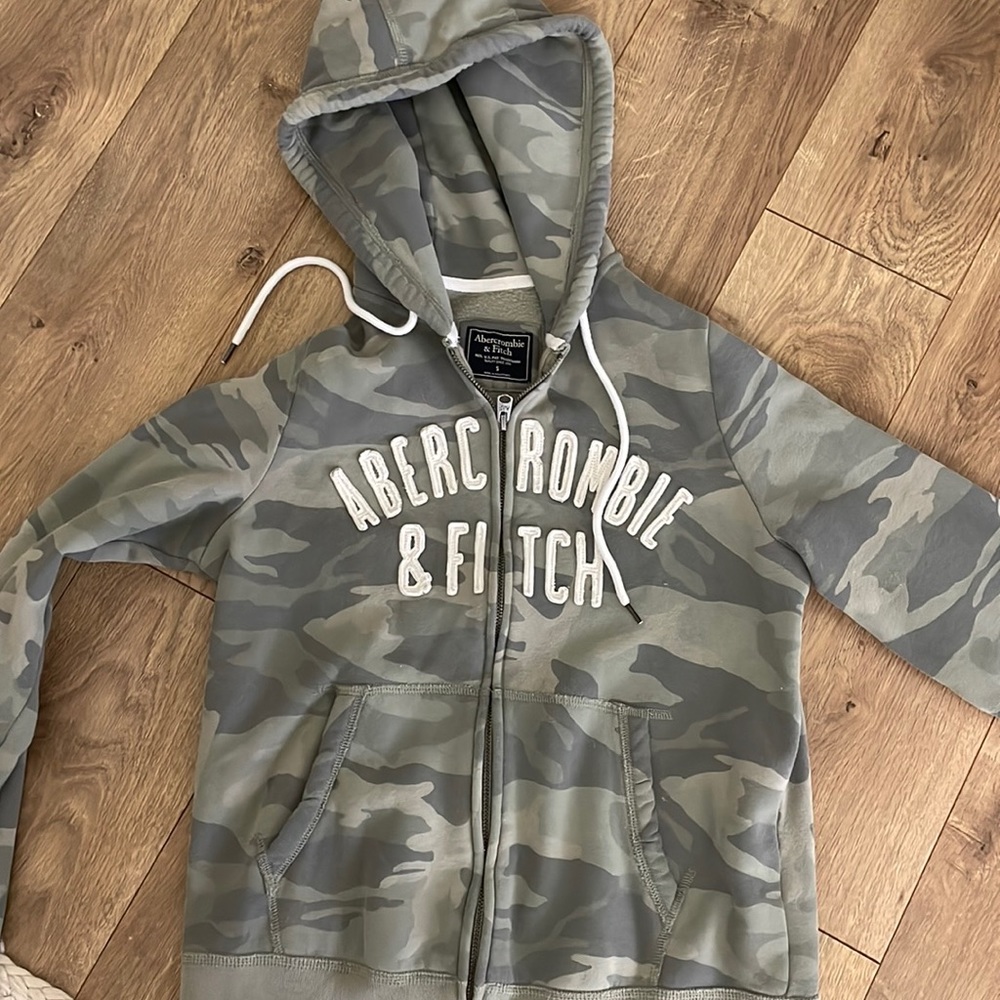 Abercrombie and fitch zip up hoodie